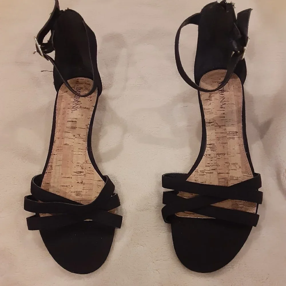 Merona 7 Medium Black Sandle w/Zipper Back & Buckles At Ankles - Picture 1 of 4